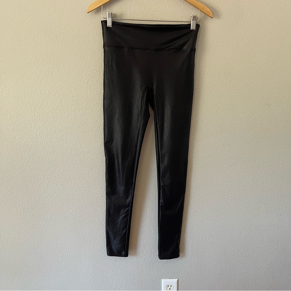 Tagoo Black Shiny Metallic Nylon Leggings Size M